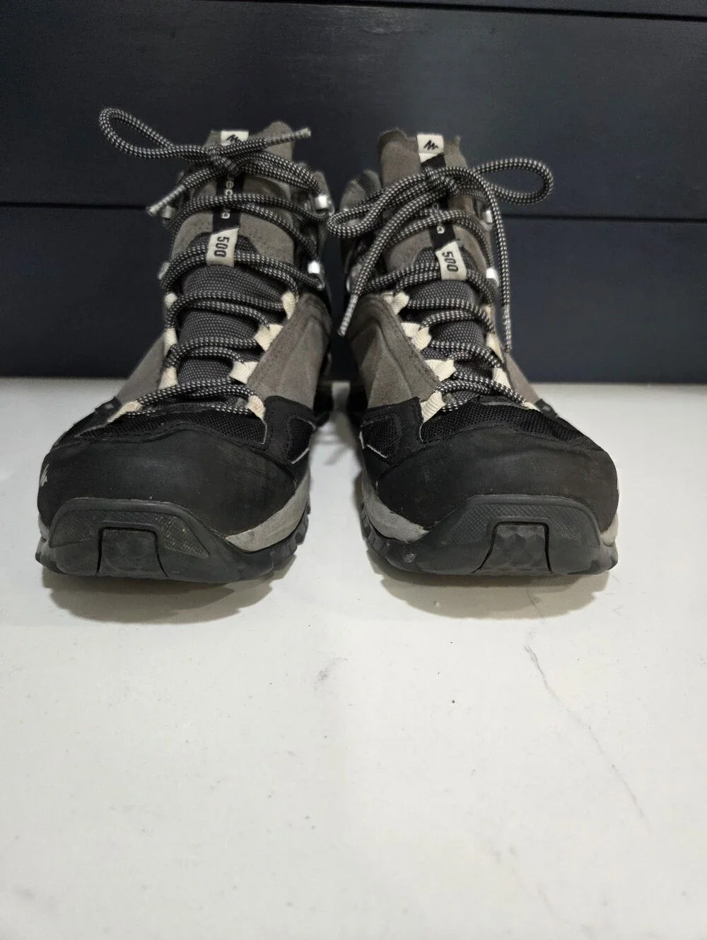 Quechua Men's Gray and Black Hiking Boots 500 Waterproof Size 9